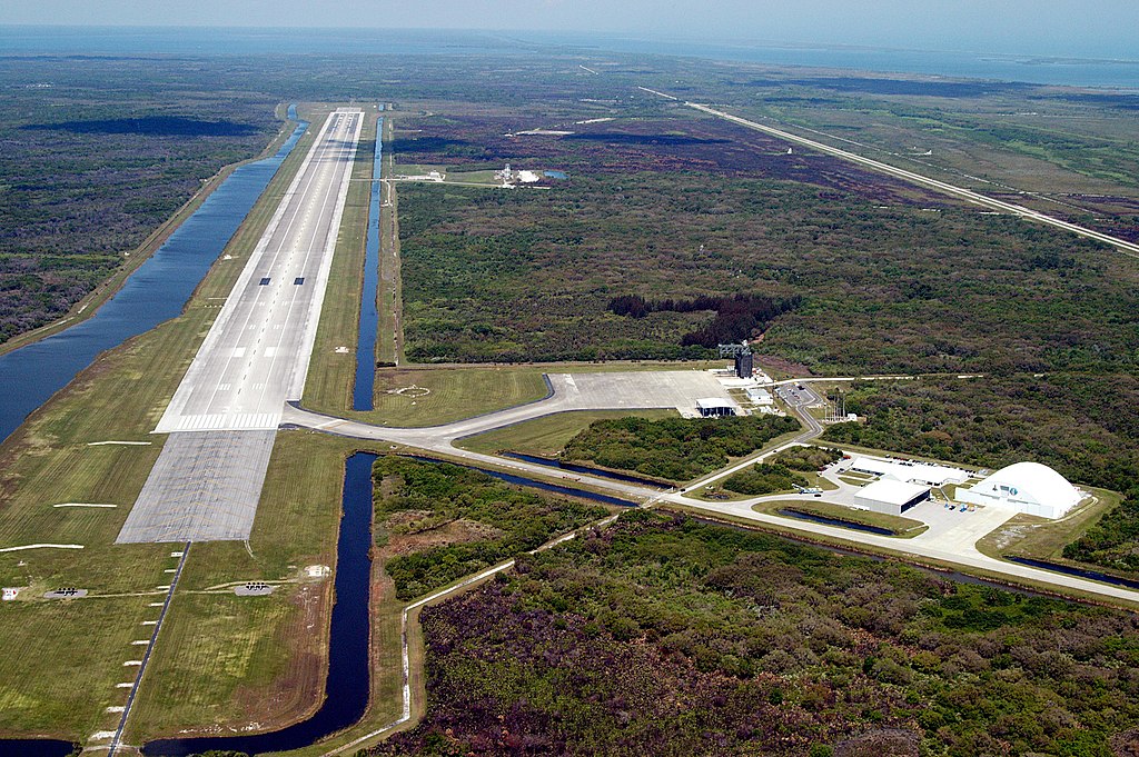 1024px-Shuttle_Landing_Facility.jpg