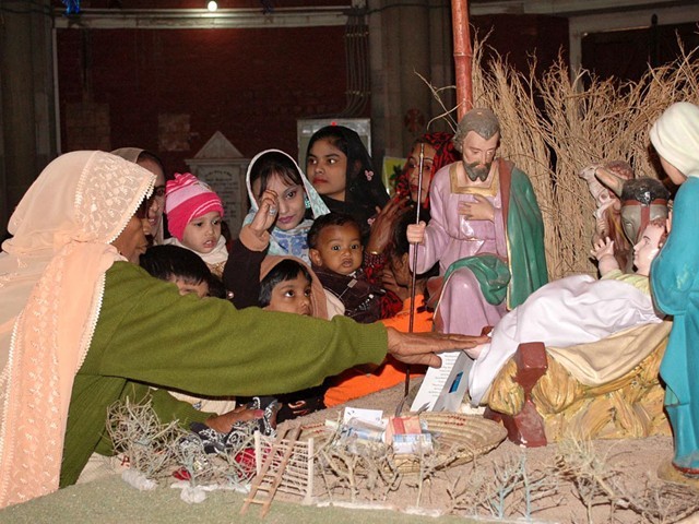 Christmas-Lahore-Online-2-640x480.jpg