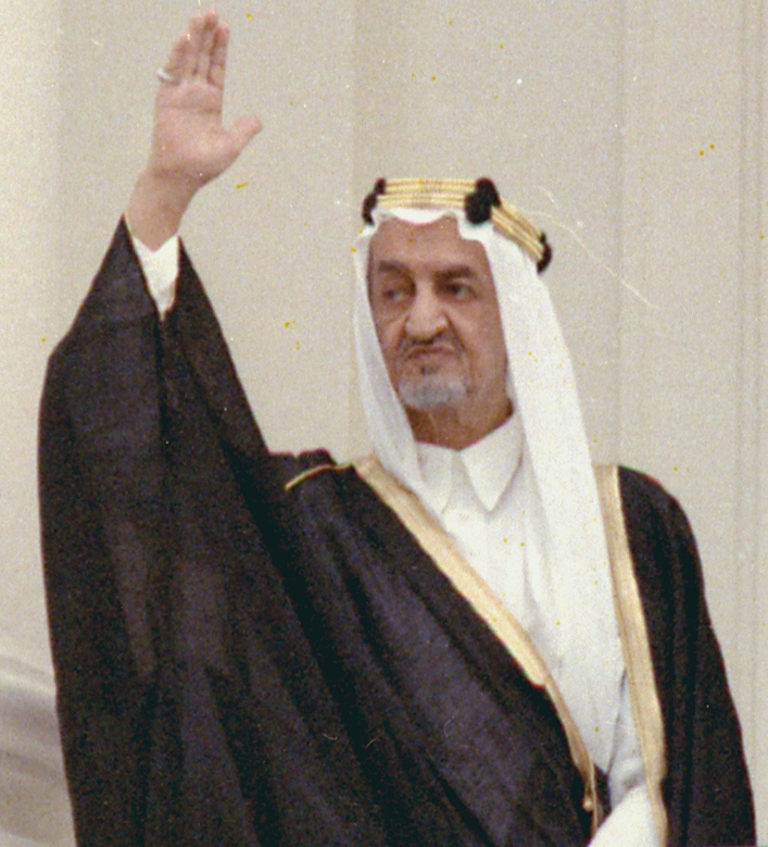 King_Faisal_of_Saudi_Arabia_on_on_arrival_ceremony_welcoming_05-27-1971_%28cropped%29.jpg