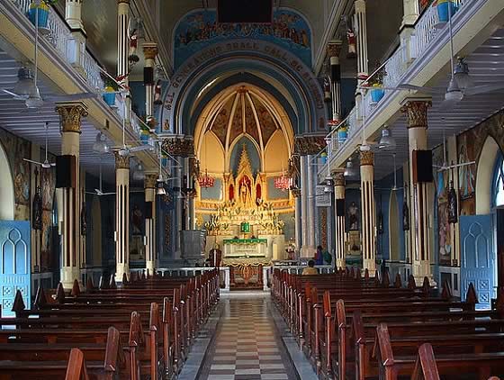 Inside_Mount_Mary_Church_Bandra_Mumbai.jpg