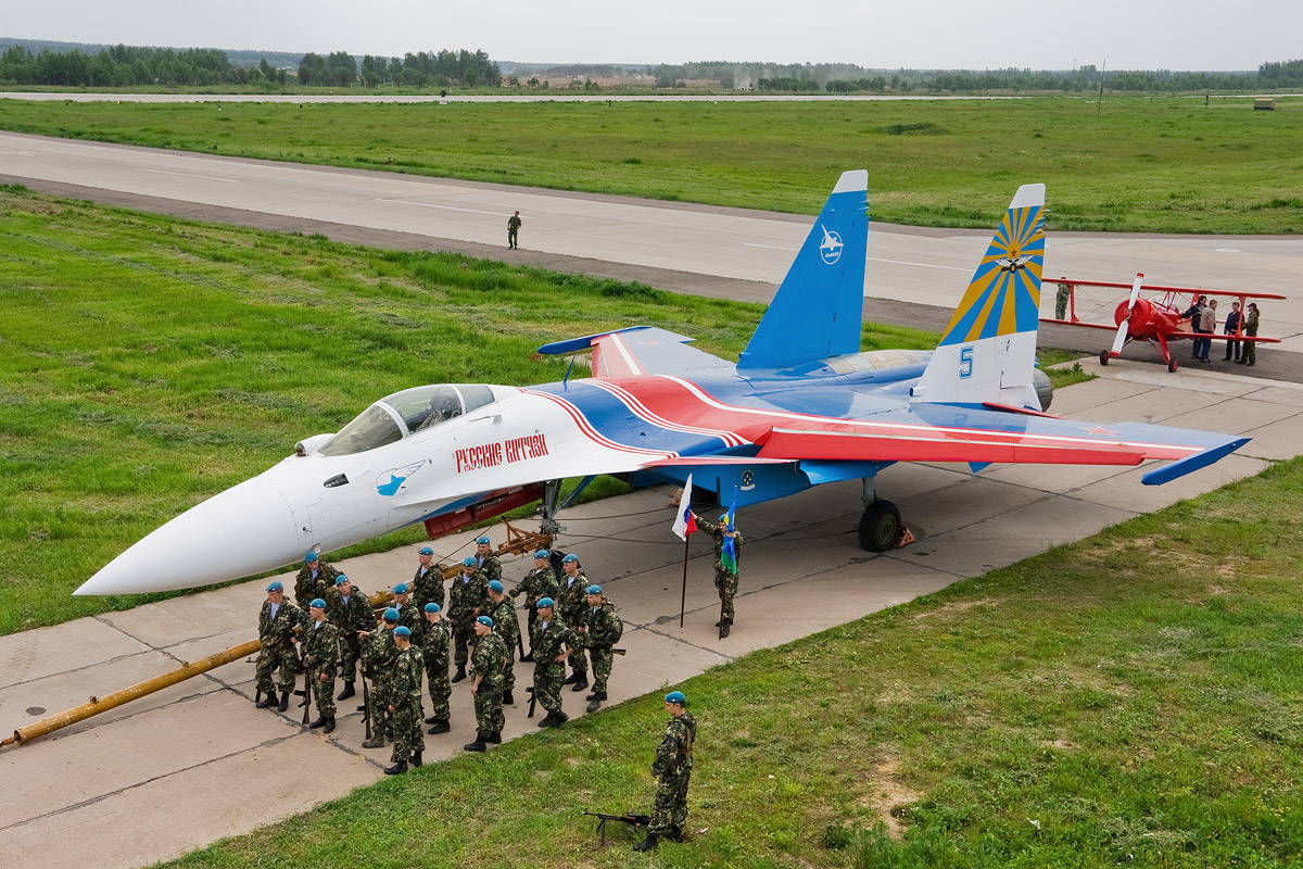 Sukhoi_Su-35.jpg