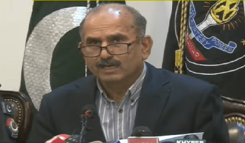 <p>Khyber Pakhtunkhwa Additional Inspector General of Police Shaukat Abbas addresses a press conference in Peshawar on Friday. — DawnNewsTV</p>