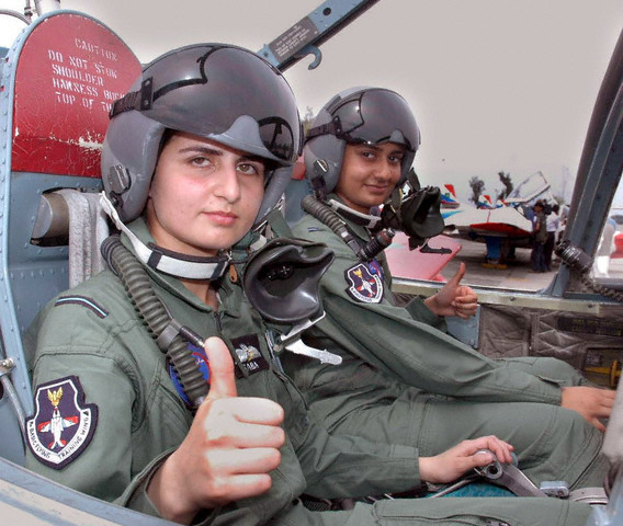 Pakistan+femal+pilot+fighter%252C+PAF.jpg