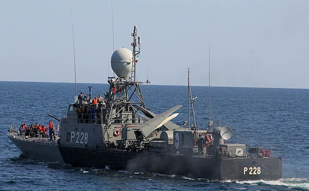 httpen.wikipedia.orgwikiList_of_current_ships_of_the_Iranian_Navy++antiship+missile+noor+c802Frigates+Alvand+Moudge+Corvettes+Bayandor+Hamzeh5+Missile+Craft+Houdong+KamanSina+Patrol+Coastal+Pa+%25284%2529.jpg