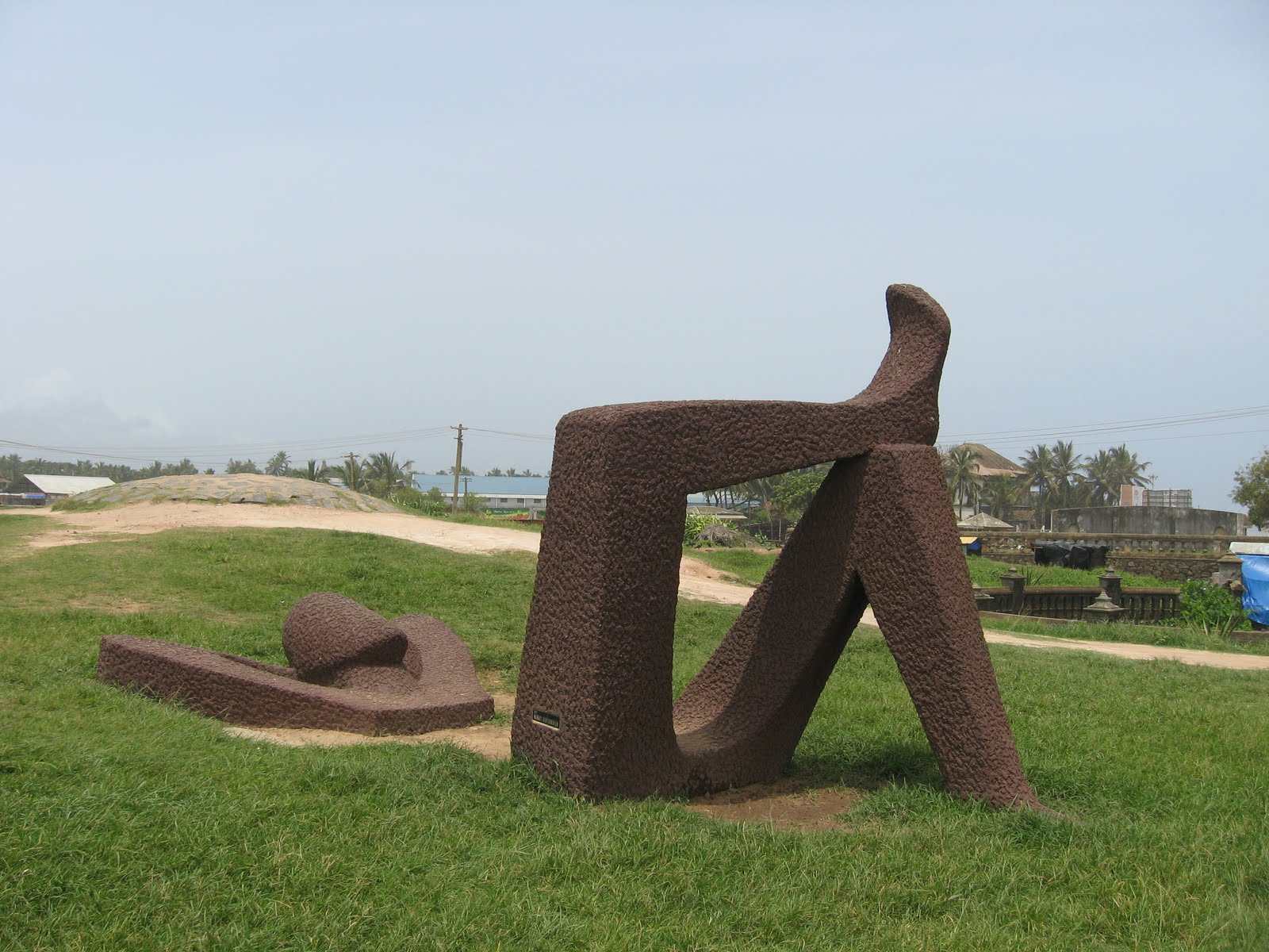 Sculpture-by-Kanai-Kunhiraman-at-Shankumugham-Beach-+Trivandrum.JPG