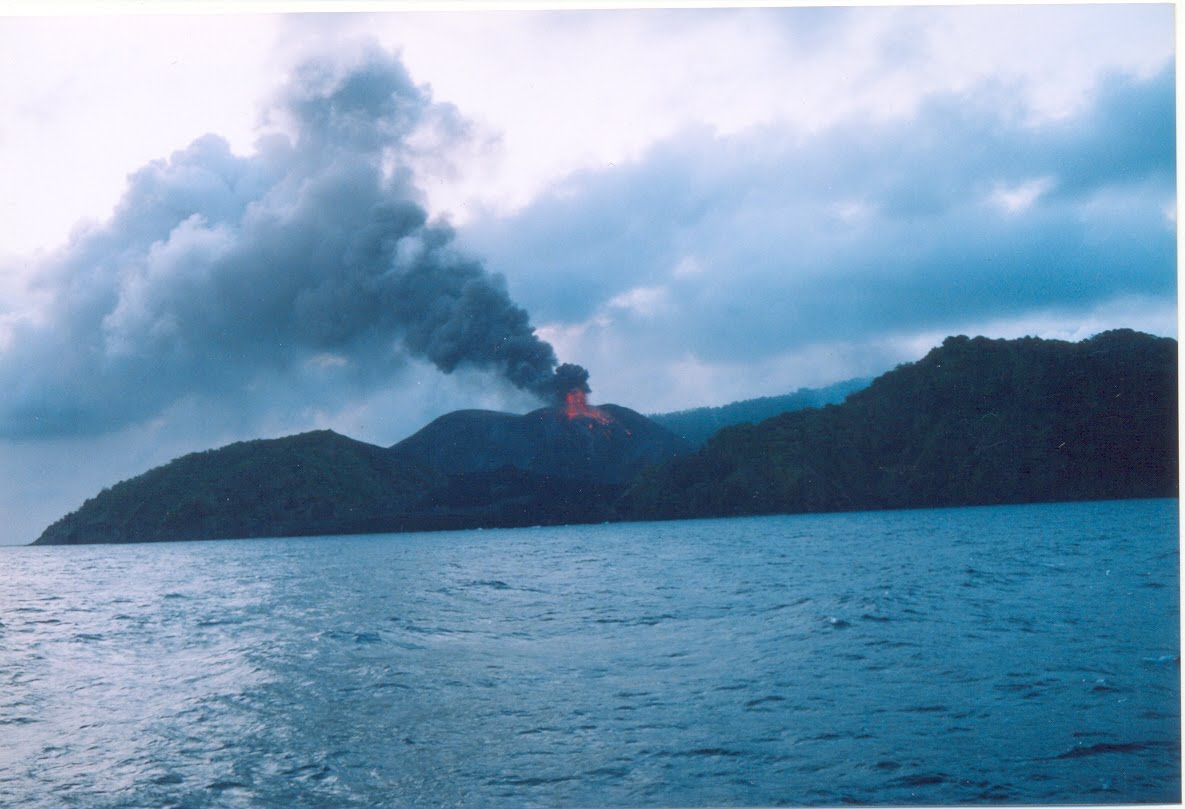 Barren+Island+eruption.JPG