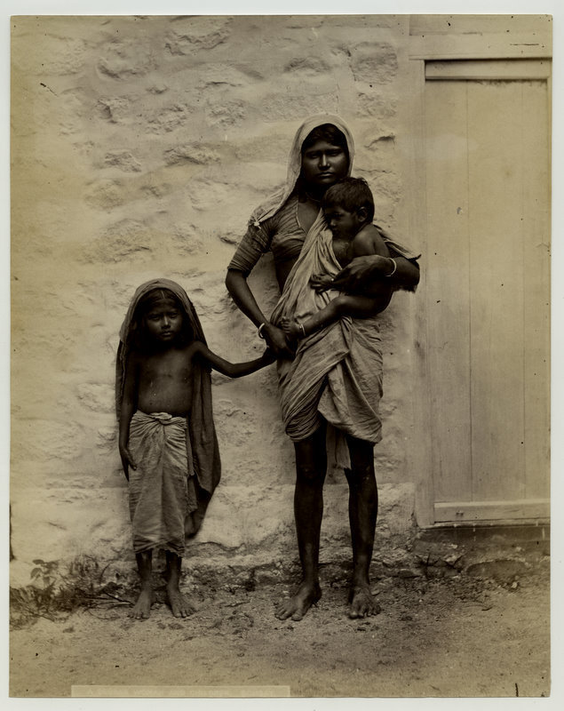 Beggar+Woman+and+Children+-+India+1880%2527s.JPG