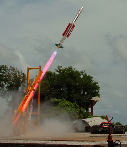 Indian_Astra+Air-to-Air+Missile_1.jpg