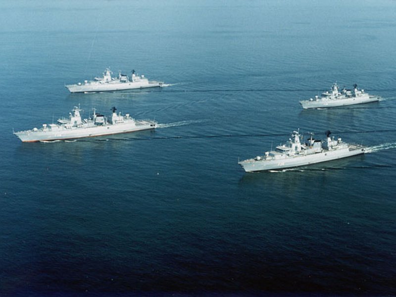 Type+052B+Guangzhou+class+Wuhan+%28171%29+guided+missile+destroyers+of+the+People%27s+Liberation+Army+Navy+%28PLA+Navy%29+has+successfully+shot+down+an+incoming+anti-ship+missiles+during+a+naval+exercise.+chinese+navy+missile+fired+d.jpg