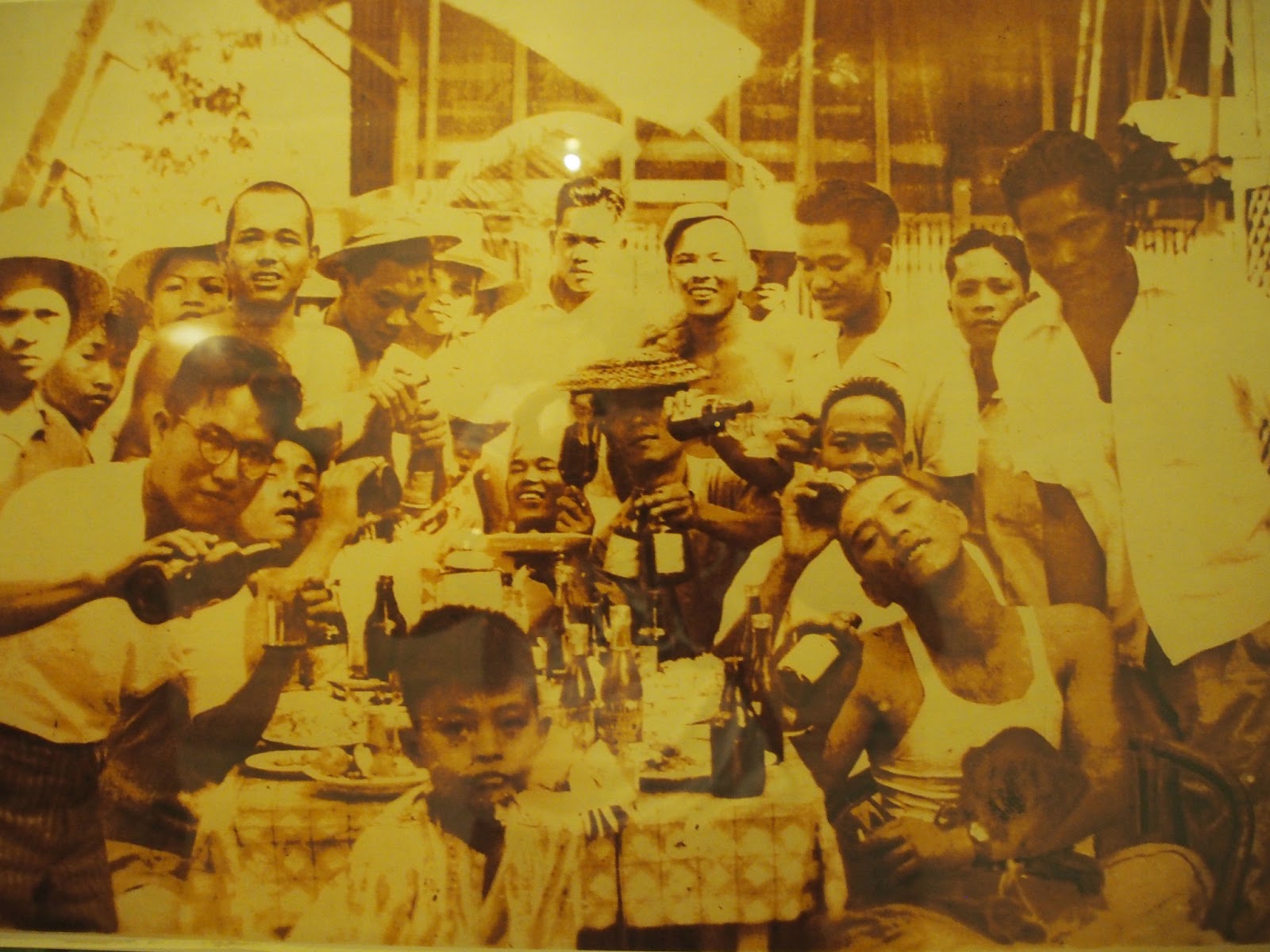 Filipino+Japanese+Friendship+Paty+in+1943.JPG