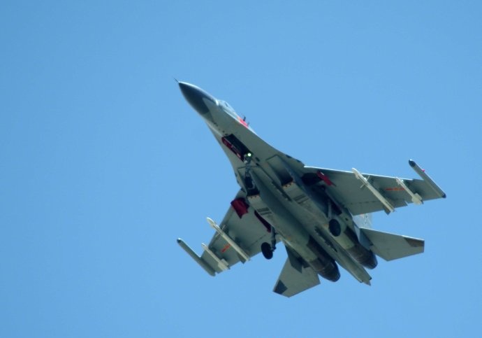 Su-27SK+J-11+b+bs+bsh+15+16+17+18+Su-30MKK+Chinese+Flankers+%281%29.jpg