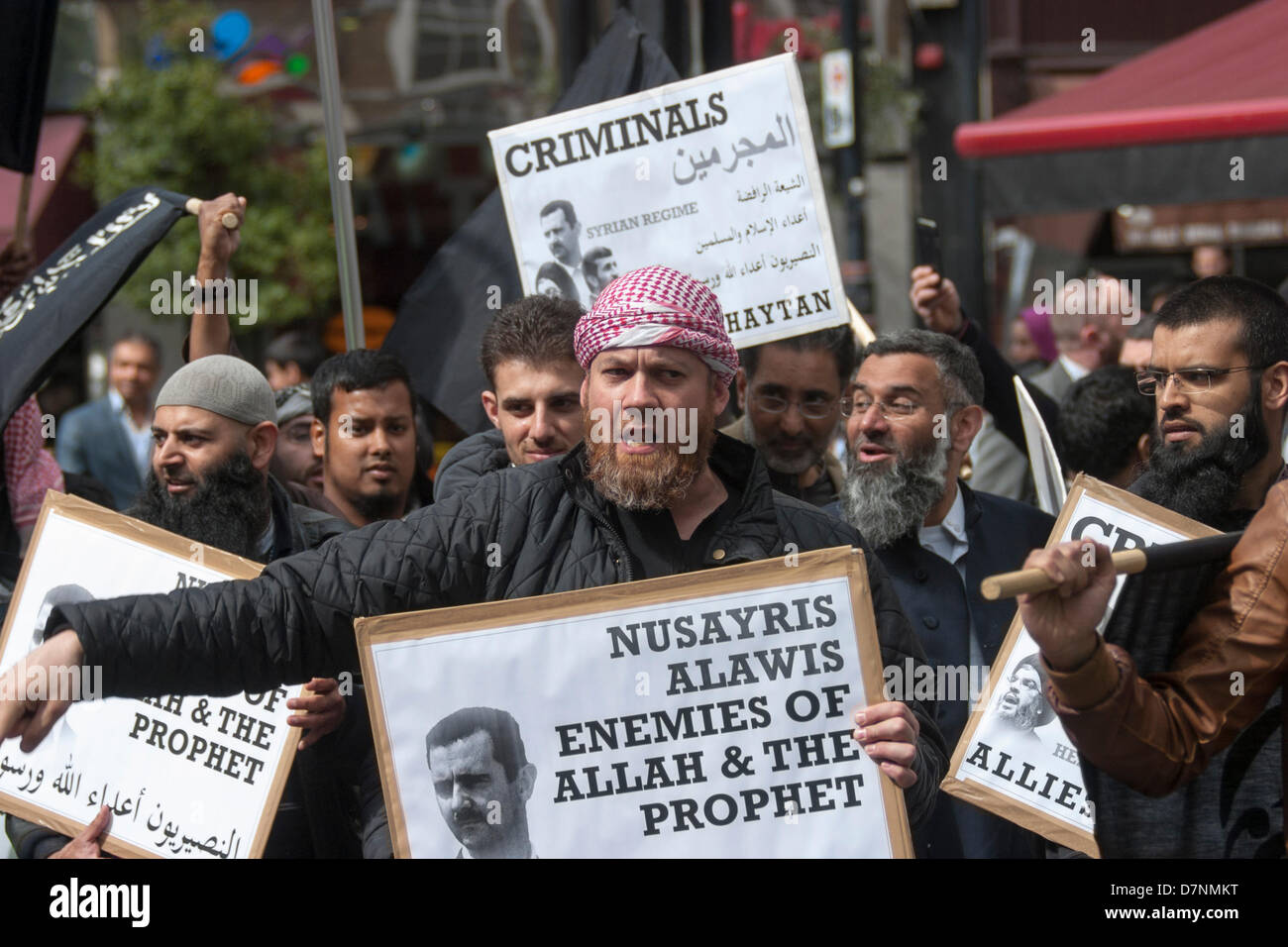 london-uk-10th-may-2013-muslim-protesters-from-anjem-choudarys-second-D7NMKT.jpg