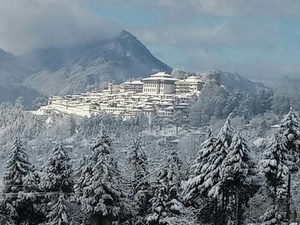 tawang-monastery-in-winter_300_225.jpg