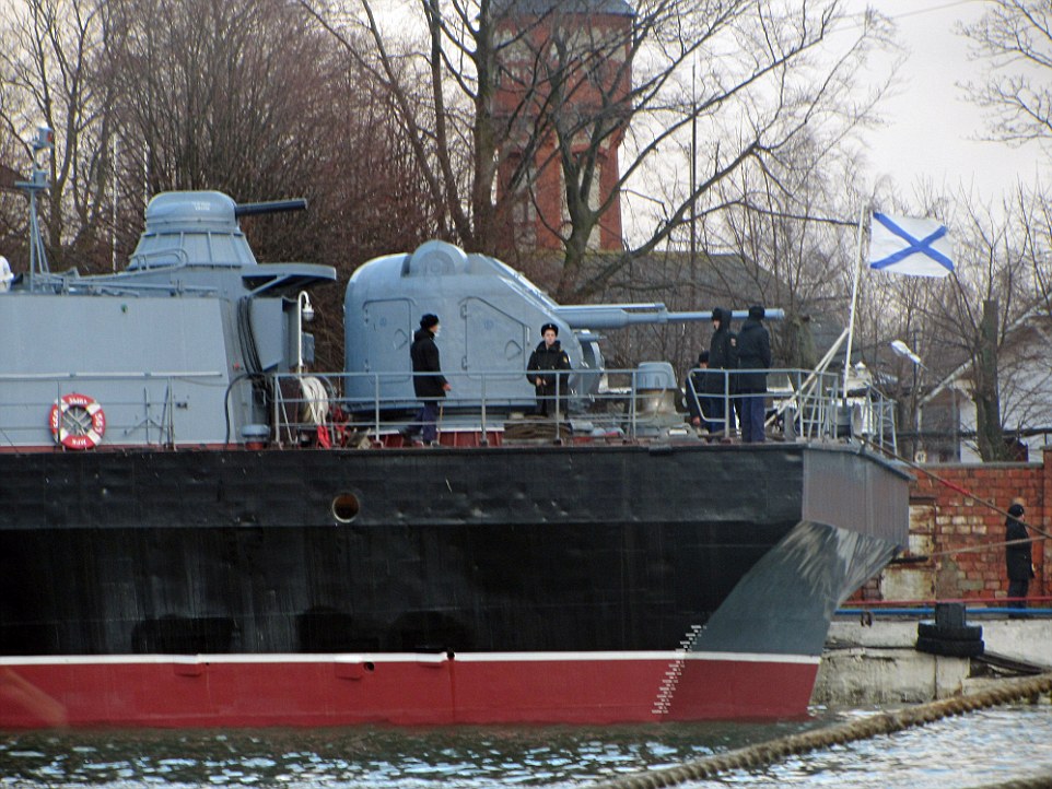 3B18FEB000000578-4005448-Powerful_fleet_Kaliningrad_is_Putin_s_military_foothold_in_Europ-a-4_1481182044471.jpg