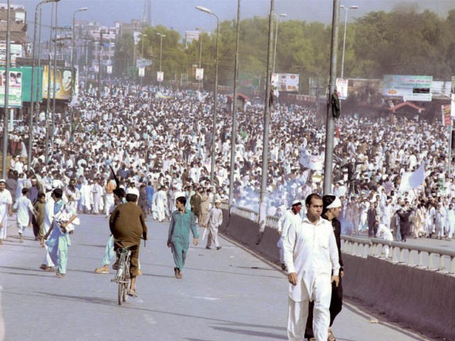 440616-Peshawarprotest-1348254864-466-640x480.jpg
