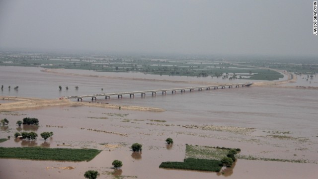 140912134130-pakistan-floods-1-horizontal-gallery.jpg