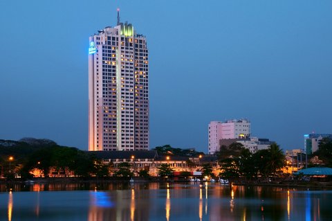 exterior-of-hilton-colombo.jpg