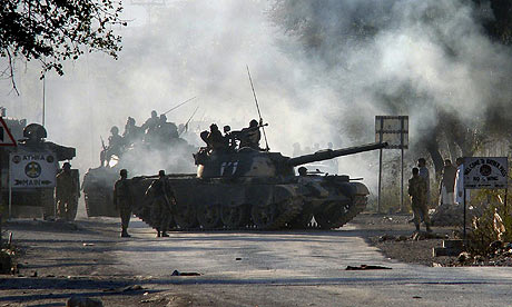 Pakistan-army-tanks-arriv-001.jpg