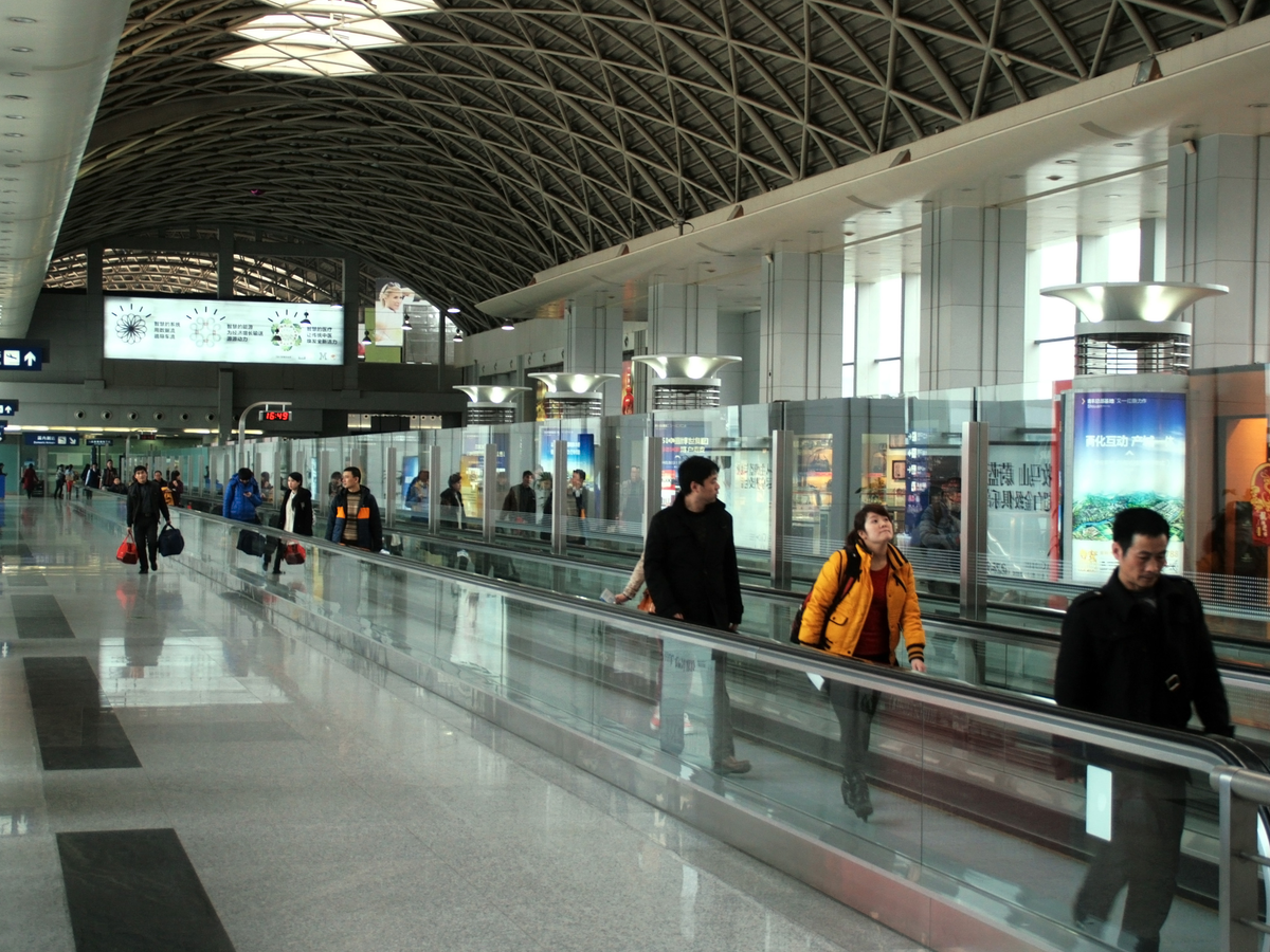 19-billion-the-chengdu-shuangliu-airport-is-the-4th-busiest-airport-in-mainland-china-in-2015-it-handled-42-million-passengers.jpg