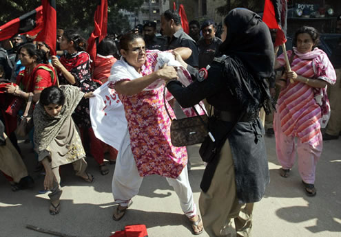 PAT-Supporters-clash-with-Lahore-Police.jpg