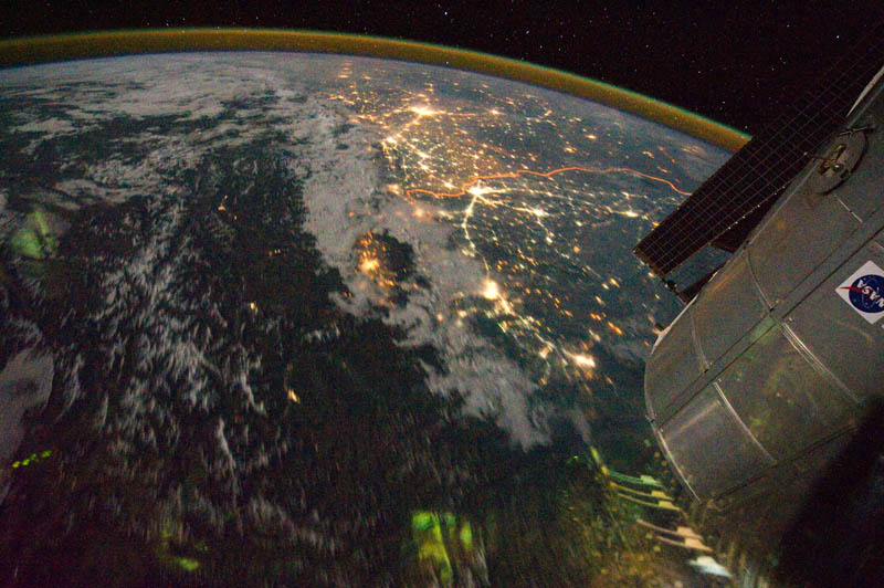 indian-pakistan-border-at-night-from-space.jpg