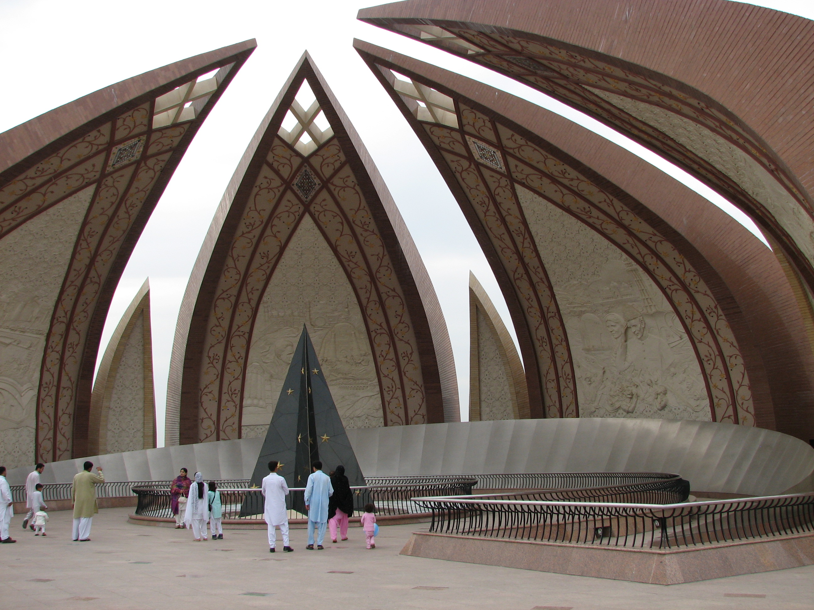 National_Monument_of_Pakistan.jpg