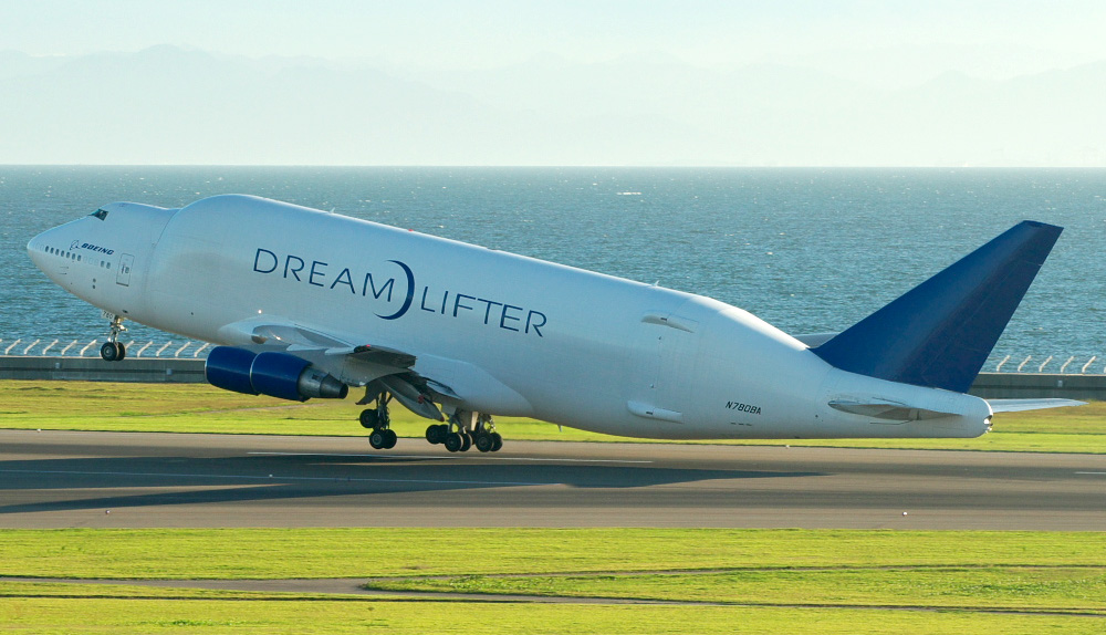 B747LCF_Dreamlifter_takeoff1.jpg