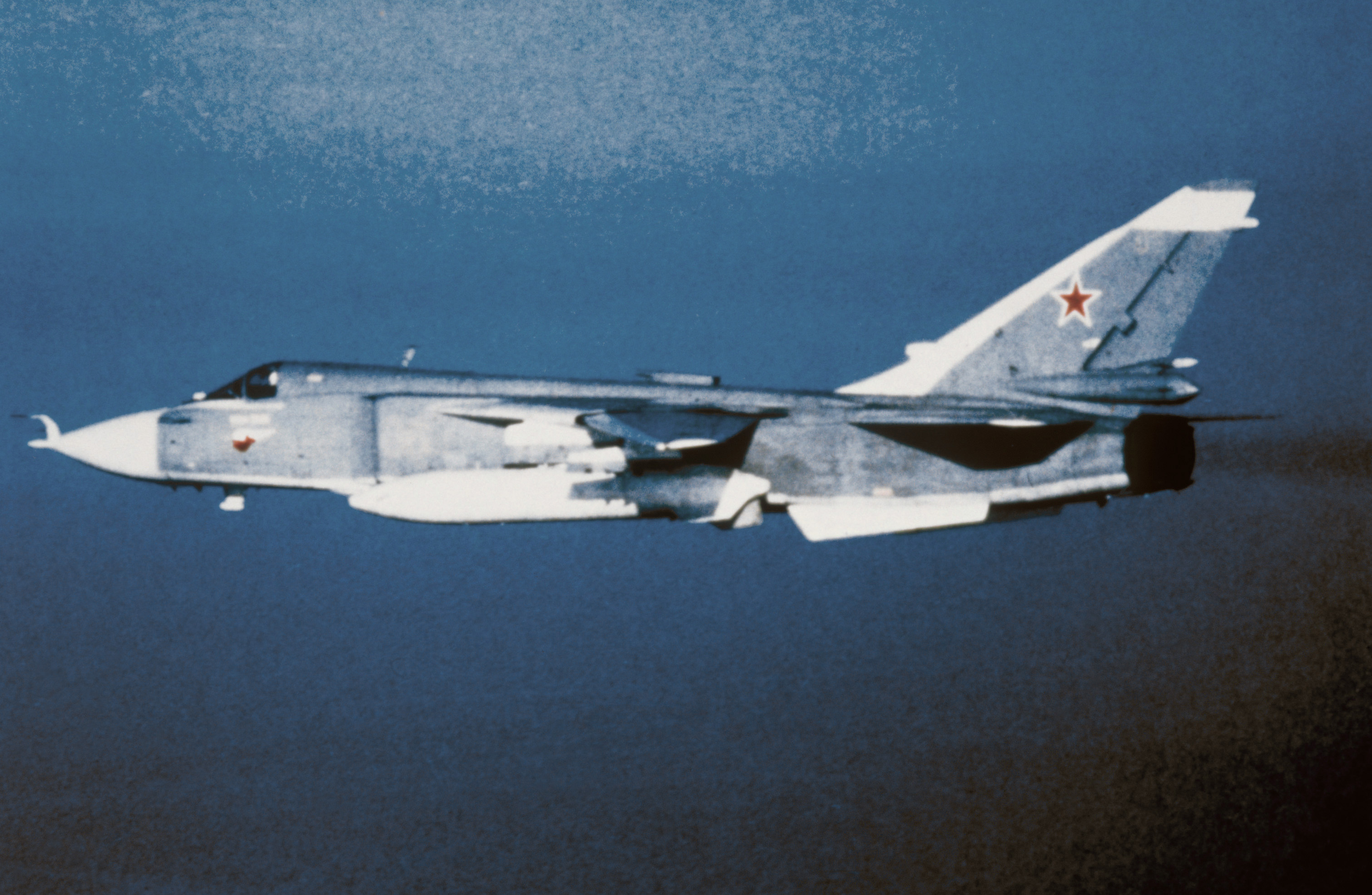 Su-24_Fencer_left_side.jpg