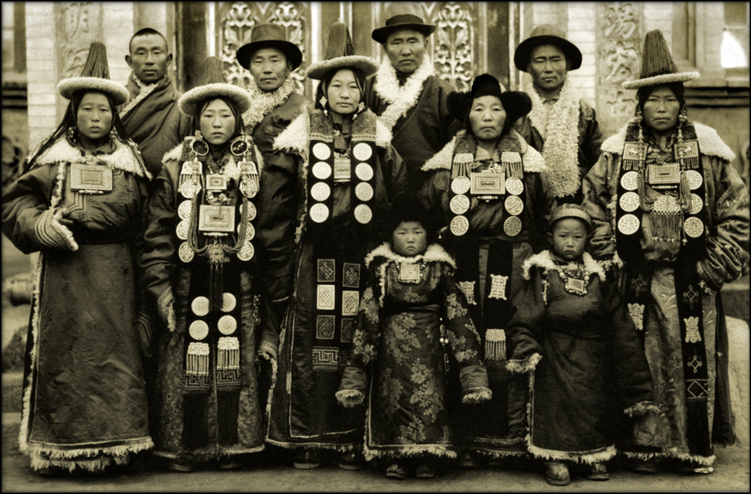 Family_In_Lanchow%2C_China_1944_Fr._Mark_Tennien_Restored.jpg