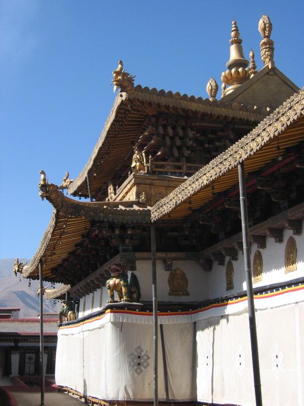 The_rooftop_of_the_Potala.jpg