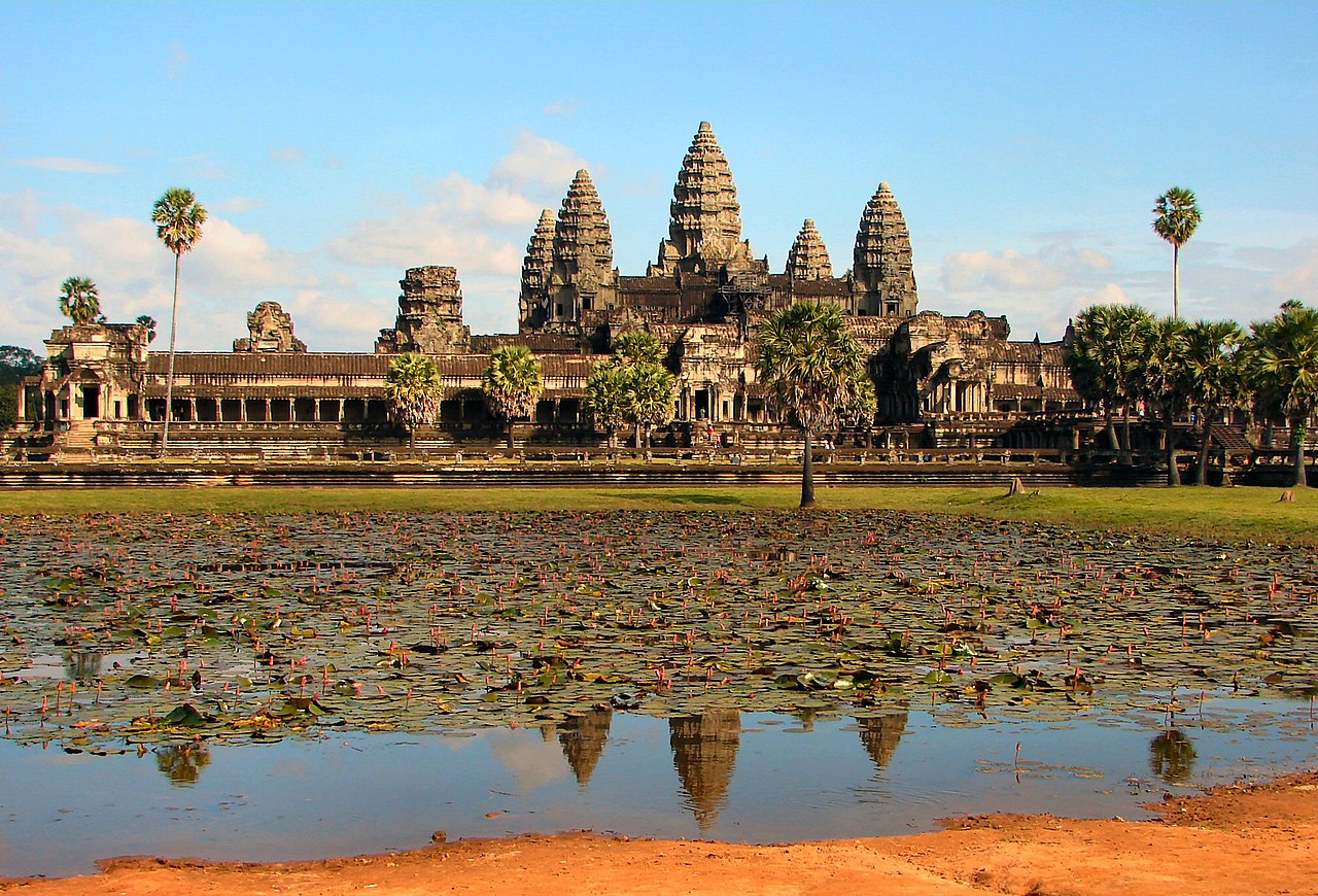 1280px-Angkor_Wat.jpg