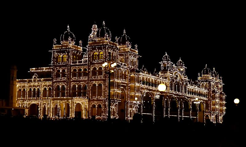 800px-Mysore_Palace.JPG