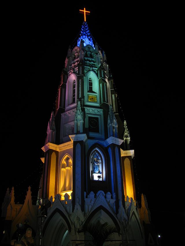 640px-St._Mary%27s_Basilica%2C_Bangalore_at_Night.jpg