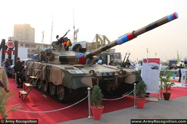 Al-Khalid_main_battle_tank_IDEAS_2014_International_Defence_Exhibition_Karachi_Paklistan_640_001.jpg