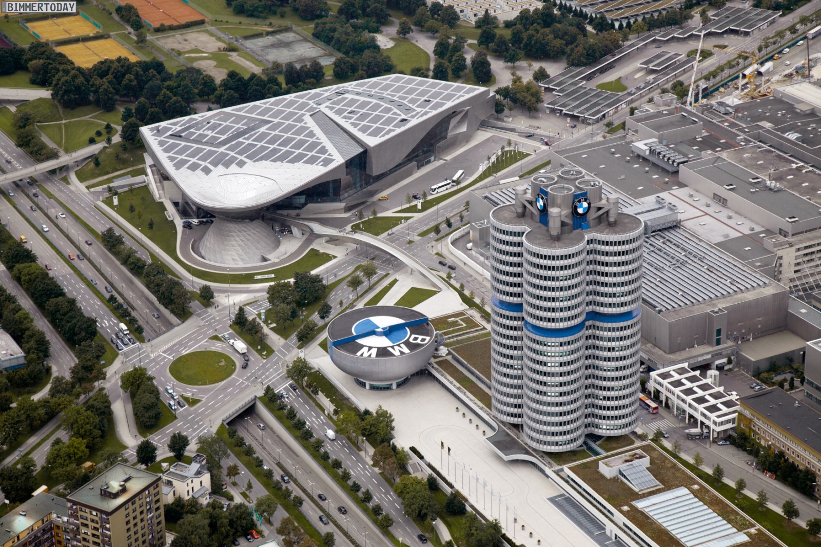 BMW-Vierzylinder-Muenchen-Firmenzentrale-Architektur-Award-2013-01.jpg
