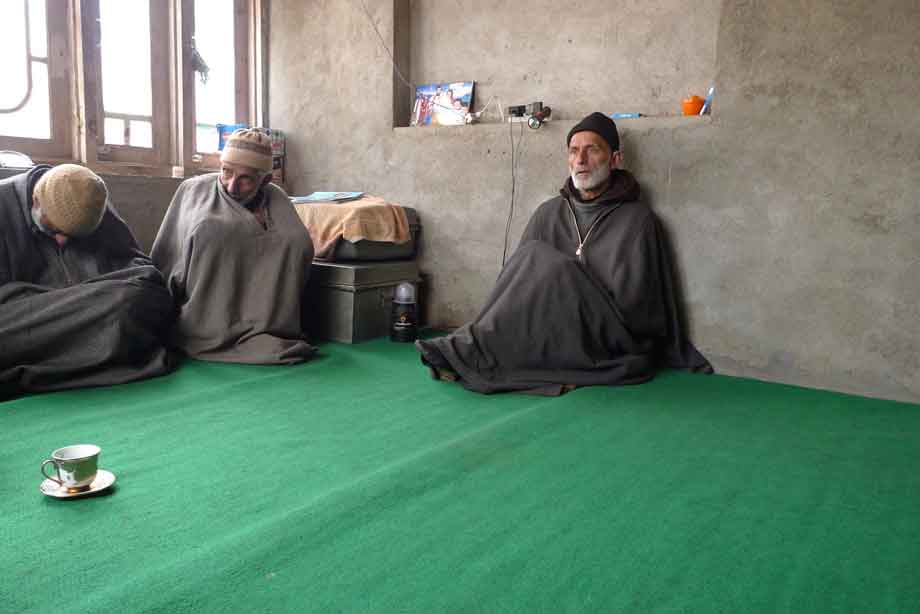 husbands-of-rape-victims-in-the-village-of-Kunan-copy.jpg
