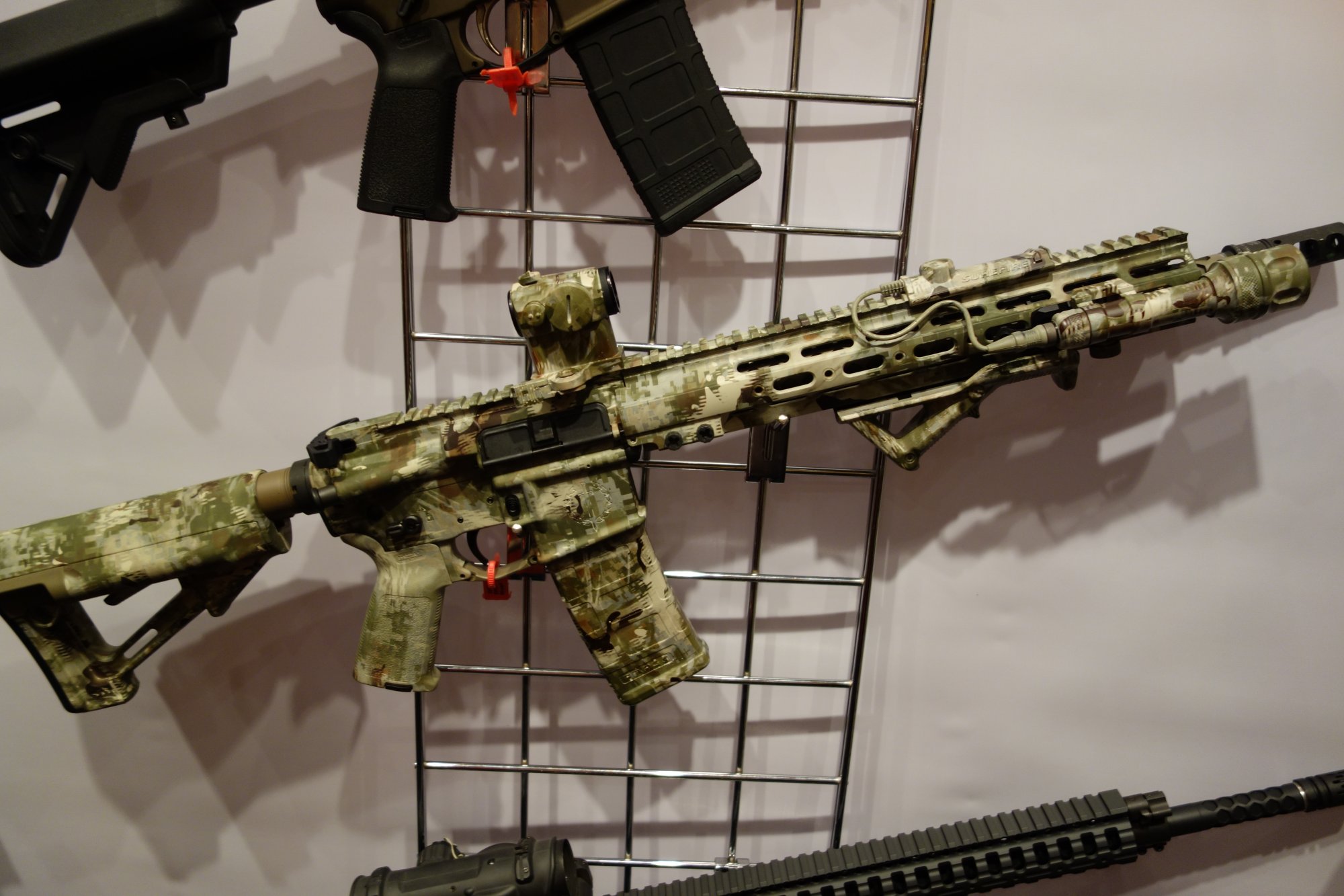 Legion_Firearms_LF-4D_Orion_Design_Group_ODG_Edition_Lupus_Camouflage_Pattern_Signature_Series_5.56mm_Tactical_AR-15_Carbine_Rifle_with_HEX-Fluted_Barrel_at_SHOT_Show_2013_David_Crane_DefenseReview.com_DR_2.jpg