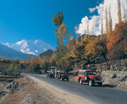 Jeep%20Safari%20to%20Hunza%20Valley,%20Gilgit-Baltistan,%20Pakistan.jpg