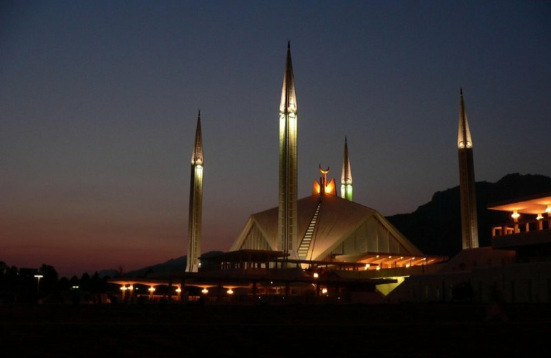 Faisal_Mosque_Islamabad2.jpg