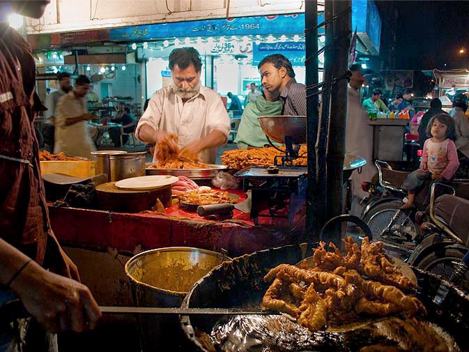 Fish-Fry-at-Burns-Road-karachi.jpg
