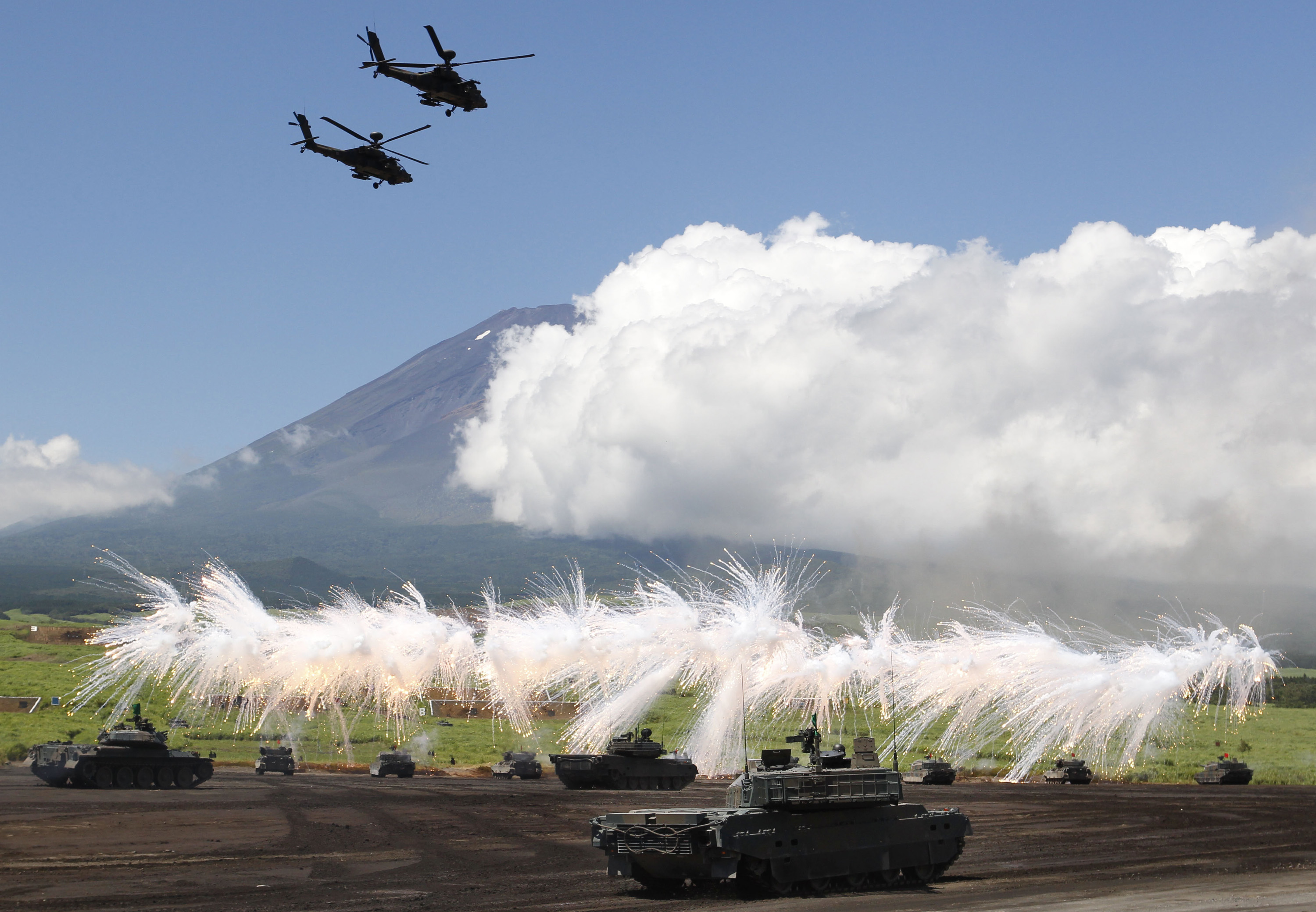 japan_military_exercise_ksx101.jpg