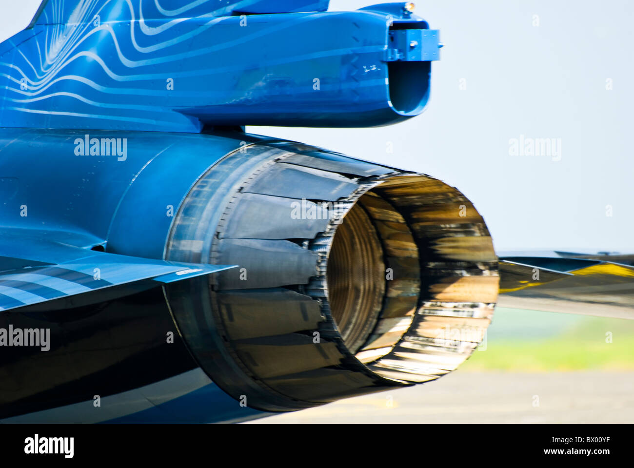 belgian-f-16a-f16-engine-outlet-exhaust-tail-close-up-showing-markings-BX00YF.jpg