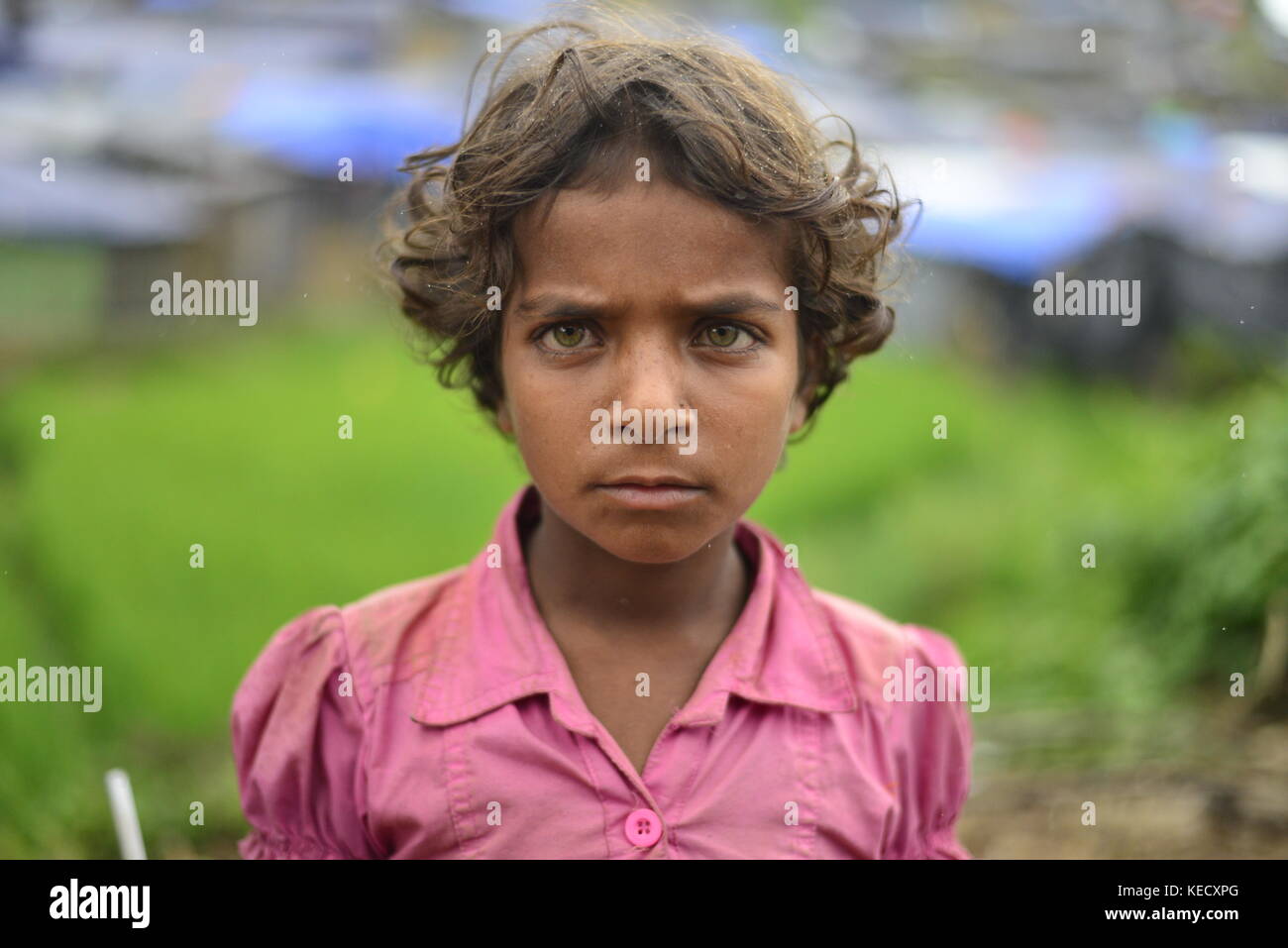 laila-begam-a-rohingya-children-pose-at-the-unchiprang-makeshift-camp-KECXPG.jpg