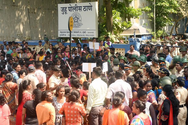 MUMBAI-CHILD-RAPE-PROTESTS-1606118.jpg