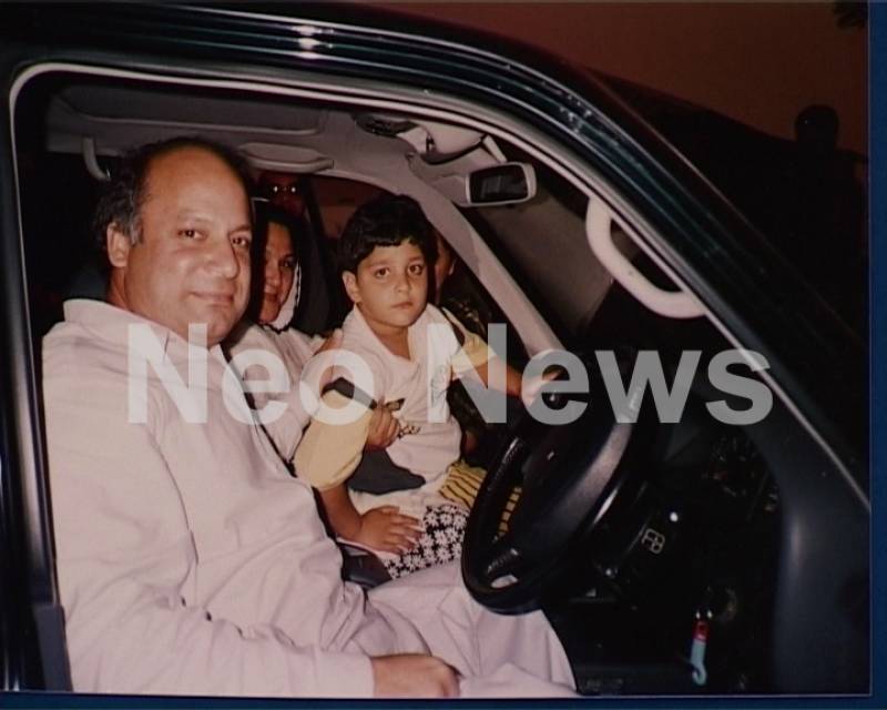 real-pics-of-pm-nawaz-which-have-never-been-seen-1483247050-2281.jpg
