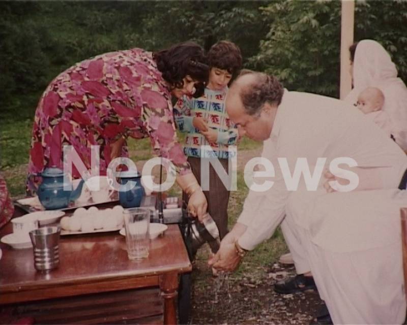 real-pics-of-pm-nawaz-which-have-never-been-seen-1483247050-6305.jpg