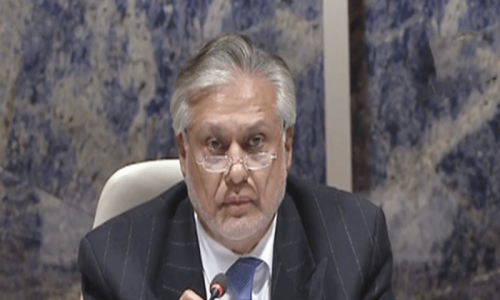  Finance Minister Ishaq Dar speaks at the Geneva moot on Monday. — DawnNewsTV