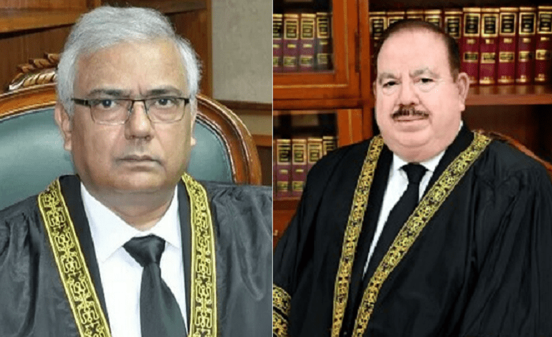 <p>This combination of photos shows Justice Amin-ud-Din Khan (L) and Justice Sardar Tariq Masood. Courtesy: Supreme Court website</p>