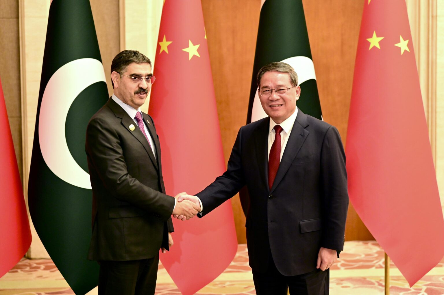 caretaker prime minister anwaarul haq kakar extends felicitations to the chinese leadership on the successful holding of the third belt and road forum photo app