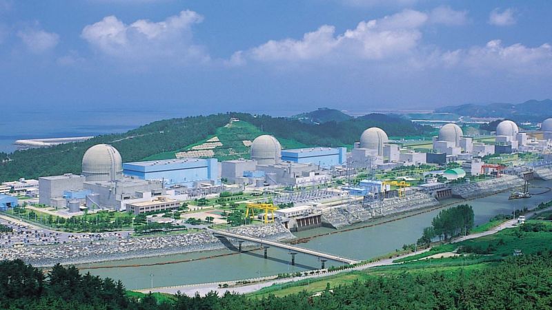 121111025129-south-korea-yeonggwang-nuclear-plant.jpg